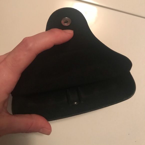 Men’s Black Ray Ban sunglass case with cleaning cloth - part of 5 for $25 bundle - Picture 4 of 9